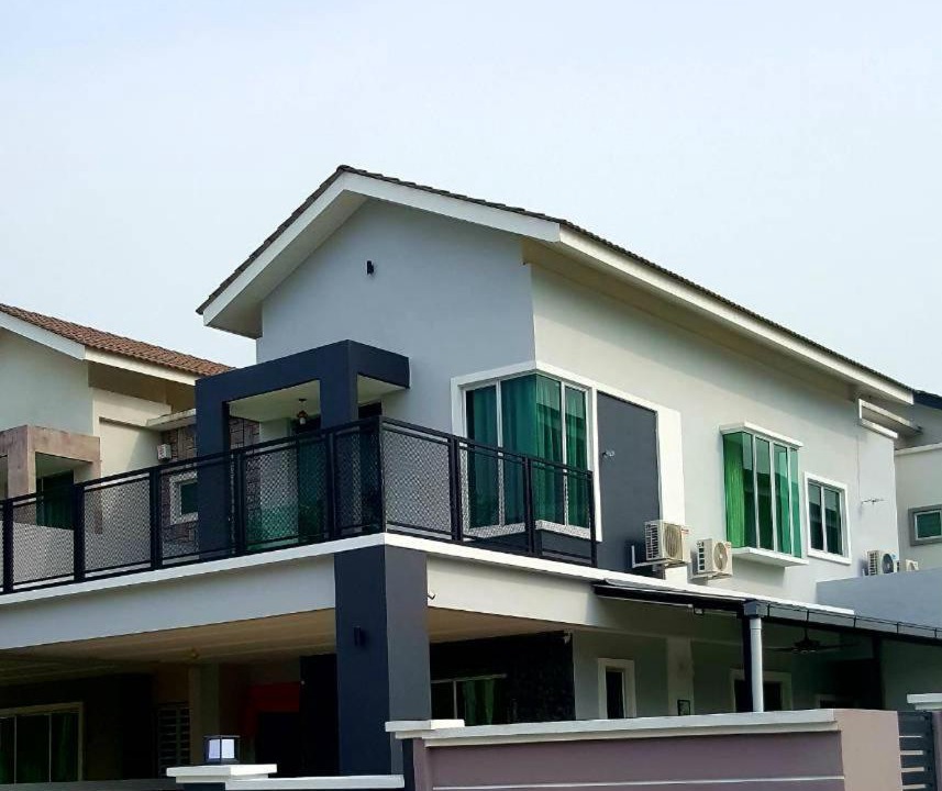 Photo of Buildings in Taman Pakatan