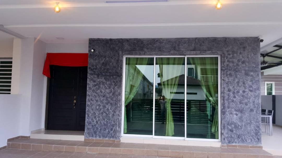 Photo of Buildings in Taman Pakatan