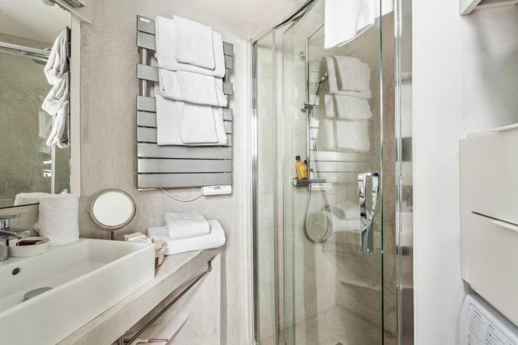 Photo of Bathroom in Quartier de la Plaine-de-Monceaux