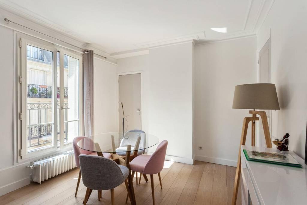 Photo of Livingroom in Quartier de la Plaine-de-Monceaux