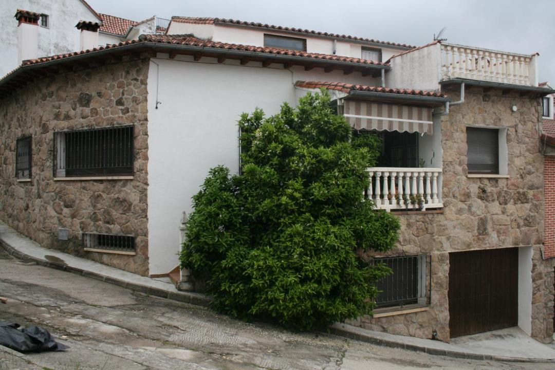 Photo of Buildings in San Esteban Del Valle