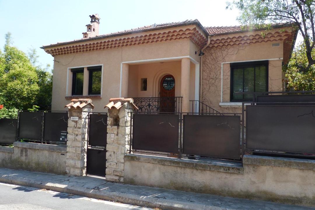 Photo of Buildings in Sud