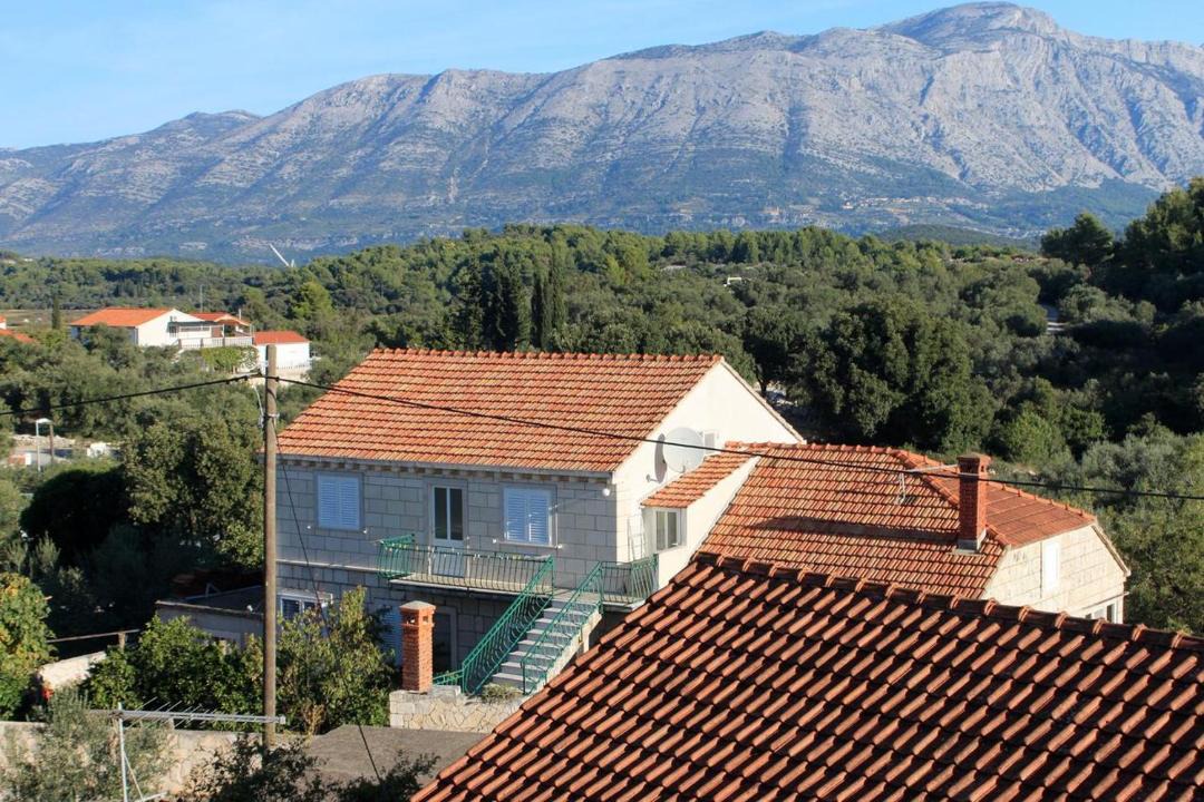 Photo of Buildings in Lumbarda