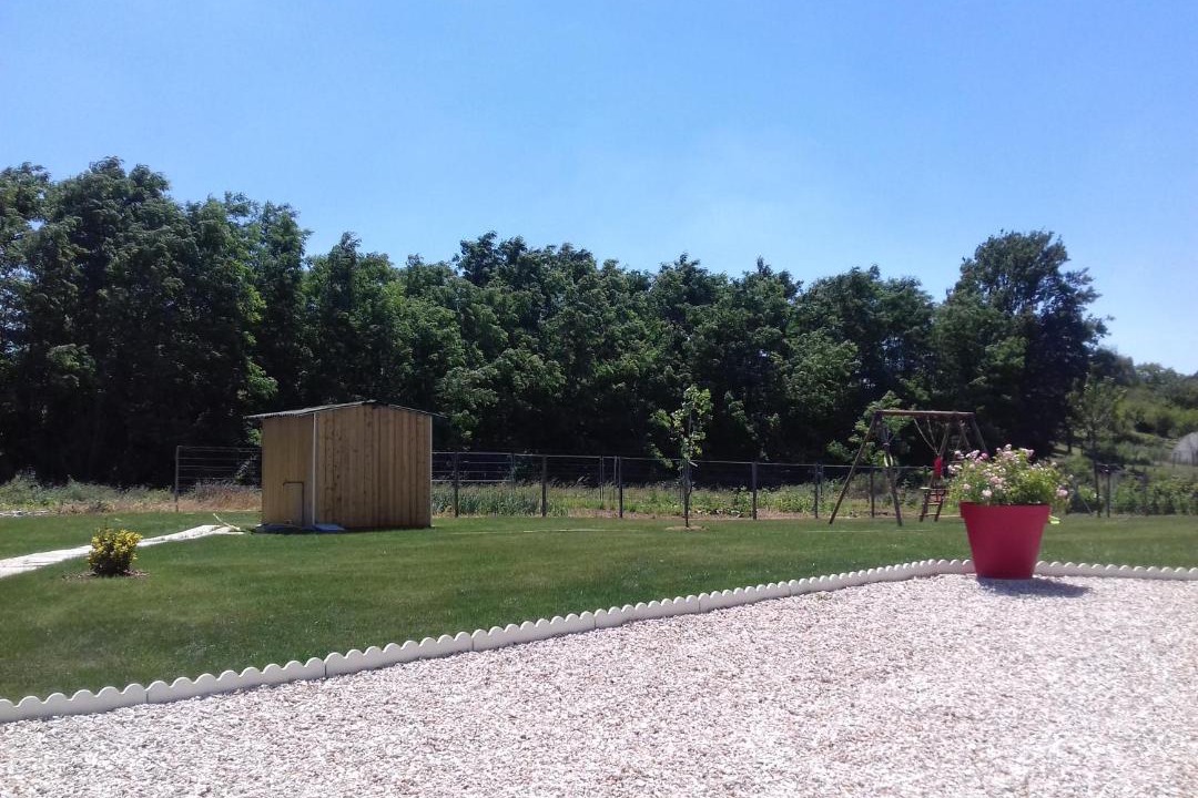 Photo of Others in Chateauvieux