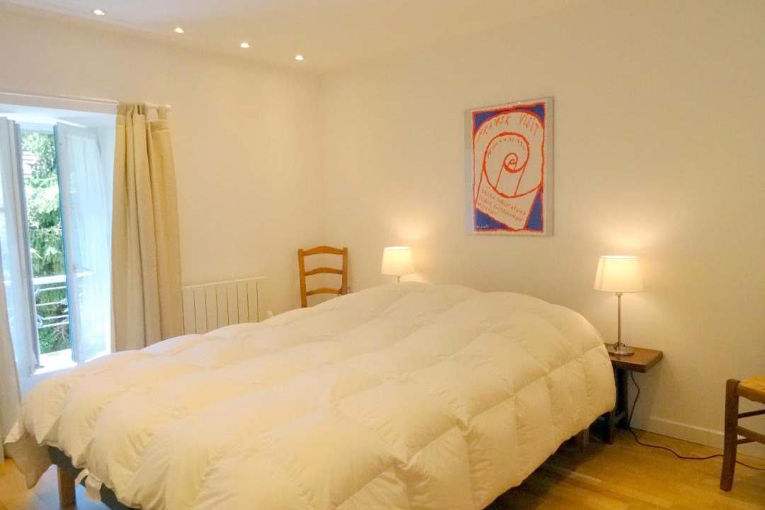 Photo of Bedroom in Flavigny-sur-Ozerain