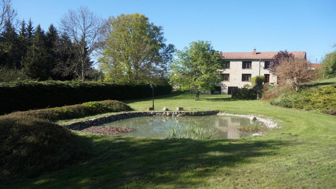Photo of Buildings in Felines
