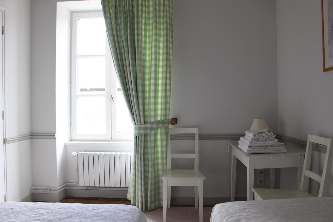 Photo of Bedroom in Saint-Suliac