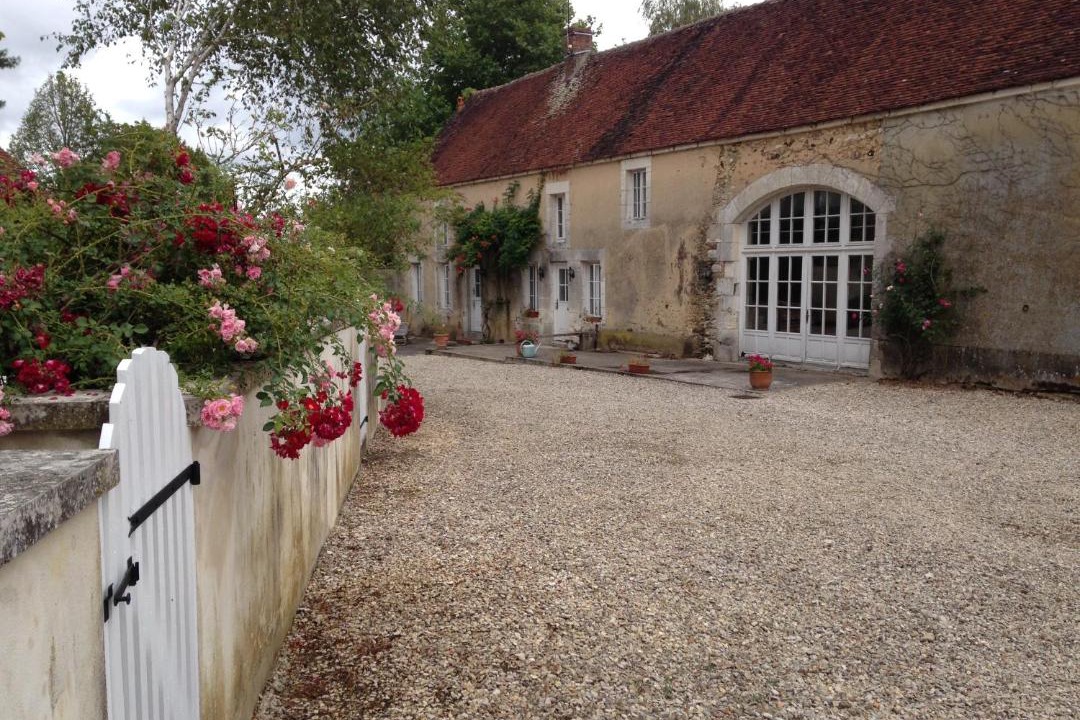 Photo of Buildings in Leugny
