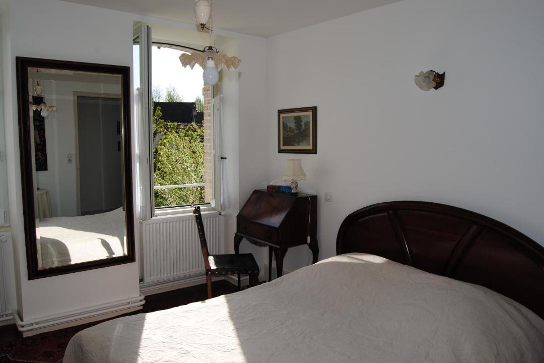 Photo of Bedroom in Mussy-sur-Seine