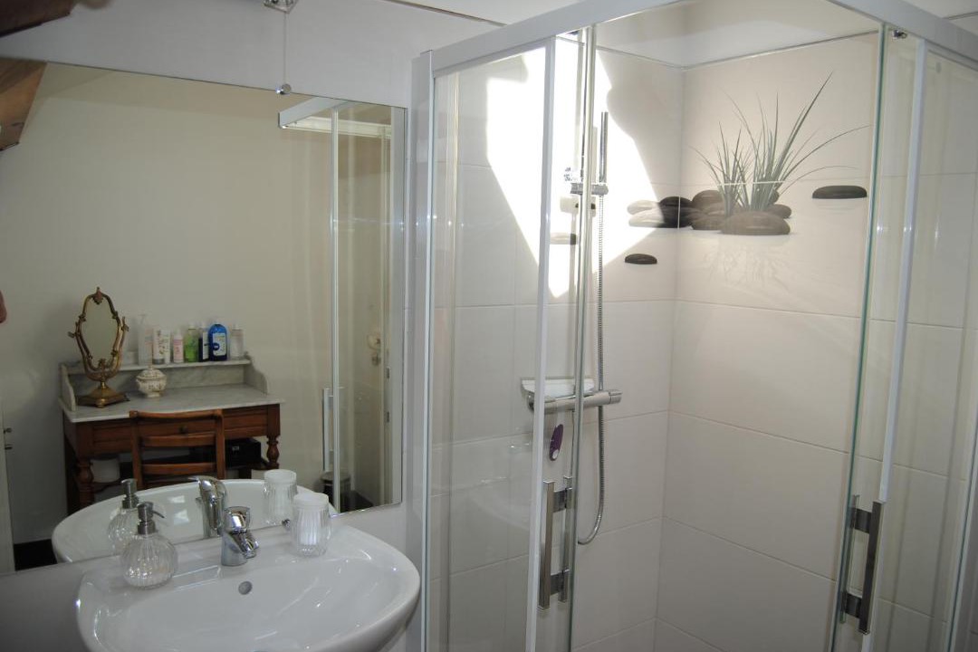 Photo of Bathroom in Mussy-sur-Seine