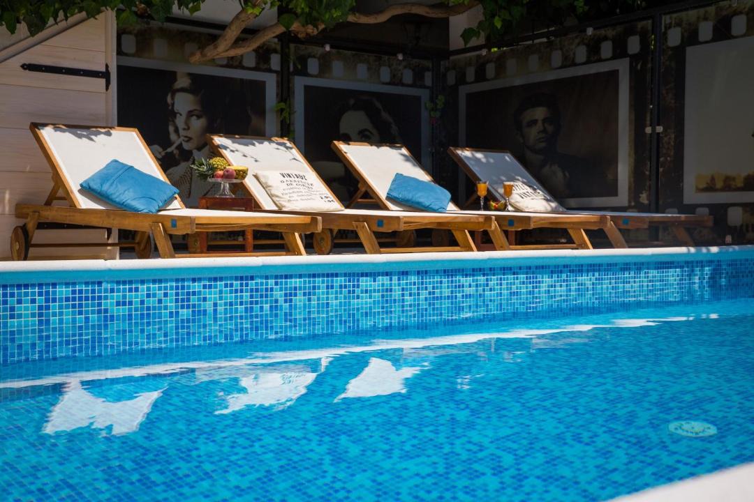 Photo of Others in Ploce