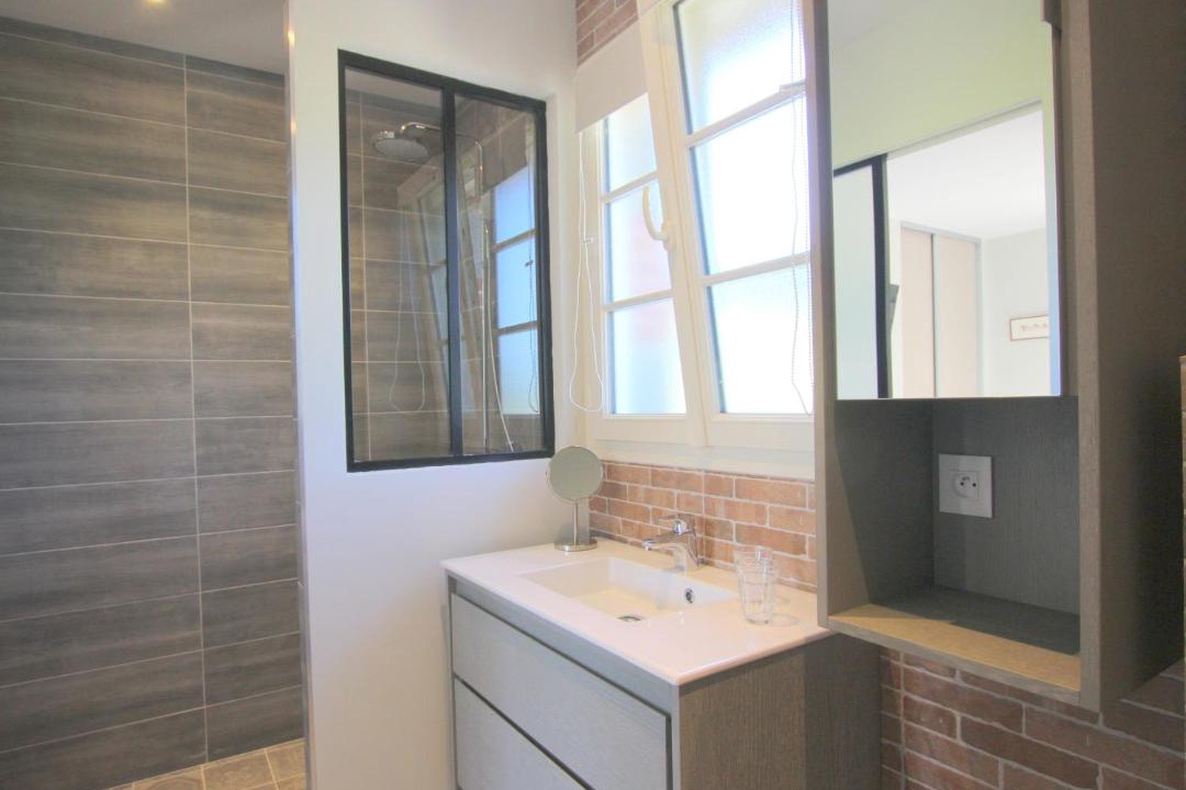 Photo of Bathroom in Reux