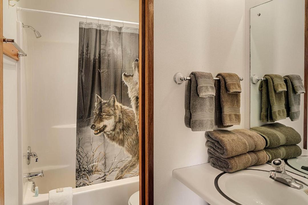 Photo of Bathroom in Oroville