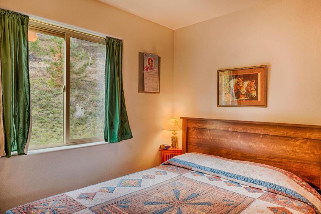 Photo of Bedroom in Oroville