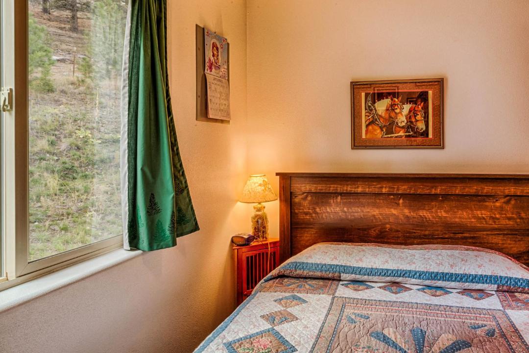 Photo of Bedroom in Oroville