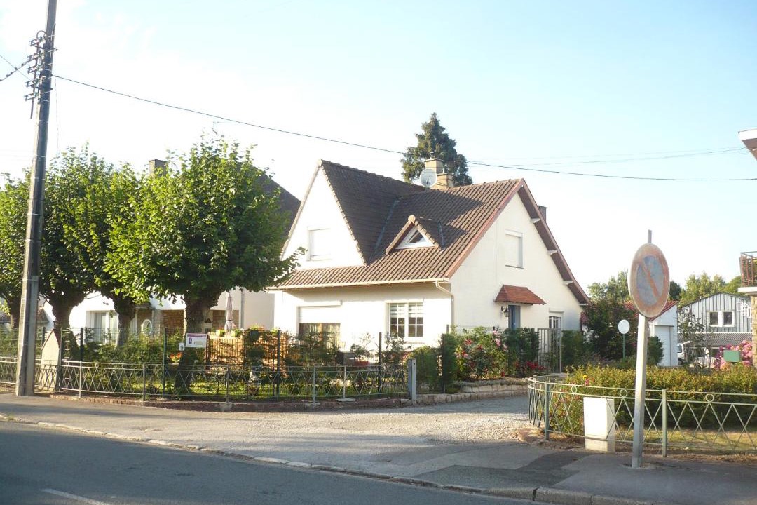 Photo of Buildings in Marconne