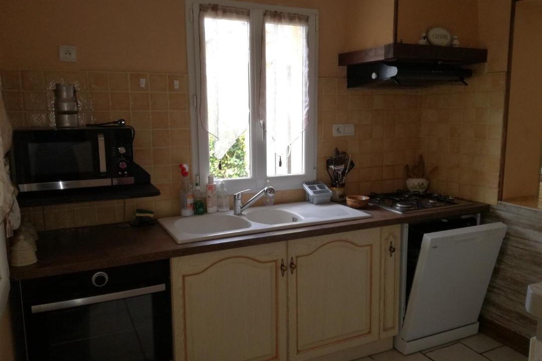 Photo of Kitchen in Fontenille-Saint-Martin-d'Entraigues