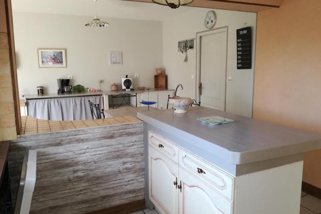 Photo of Kitchen in Fontenille-Saint-Martin-d'Entraigues