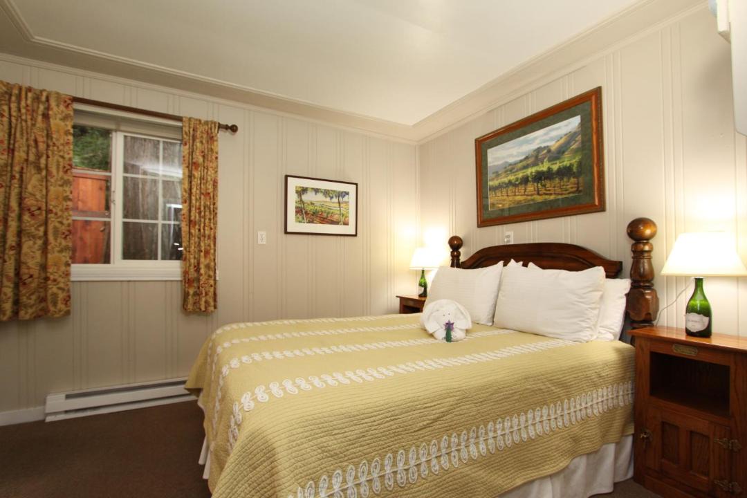 Photo of Bedroom in Guerneville