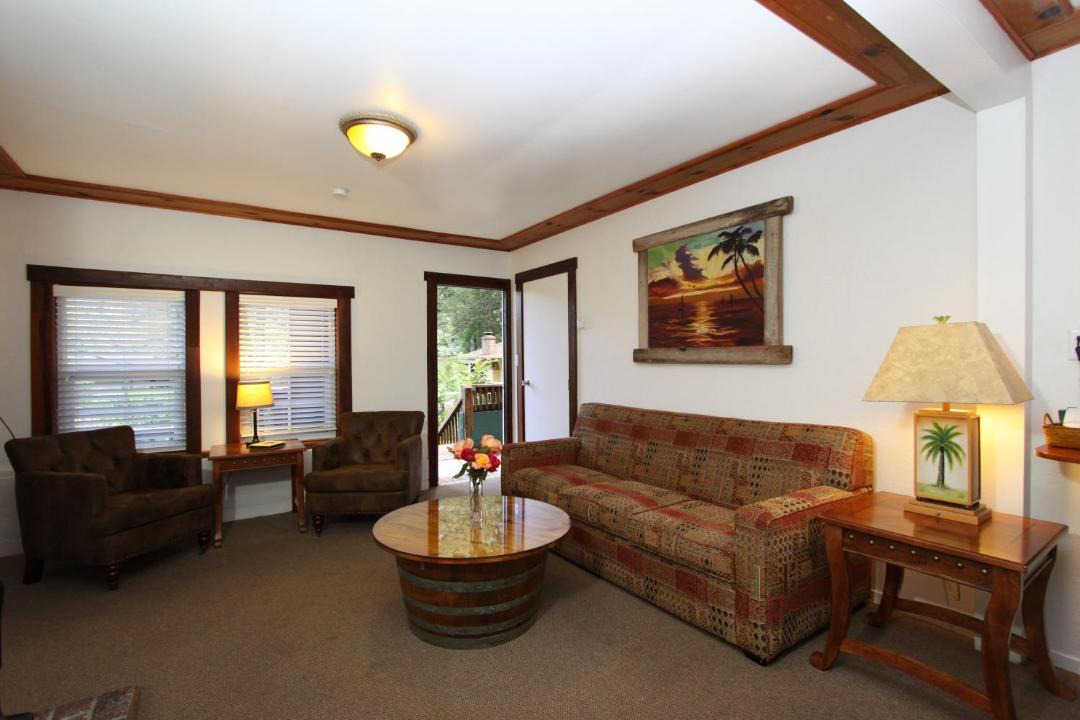 Photo of Livingroom in Guerneville