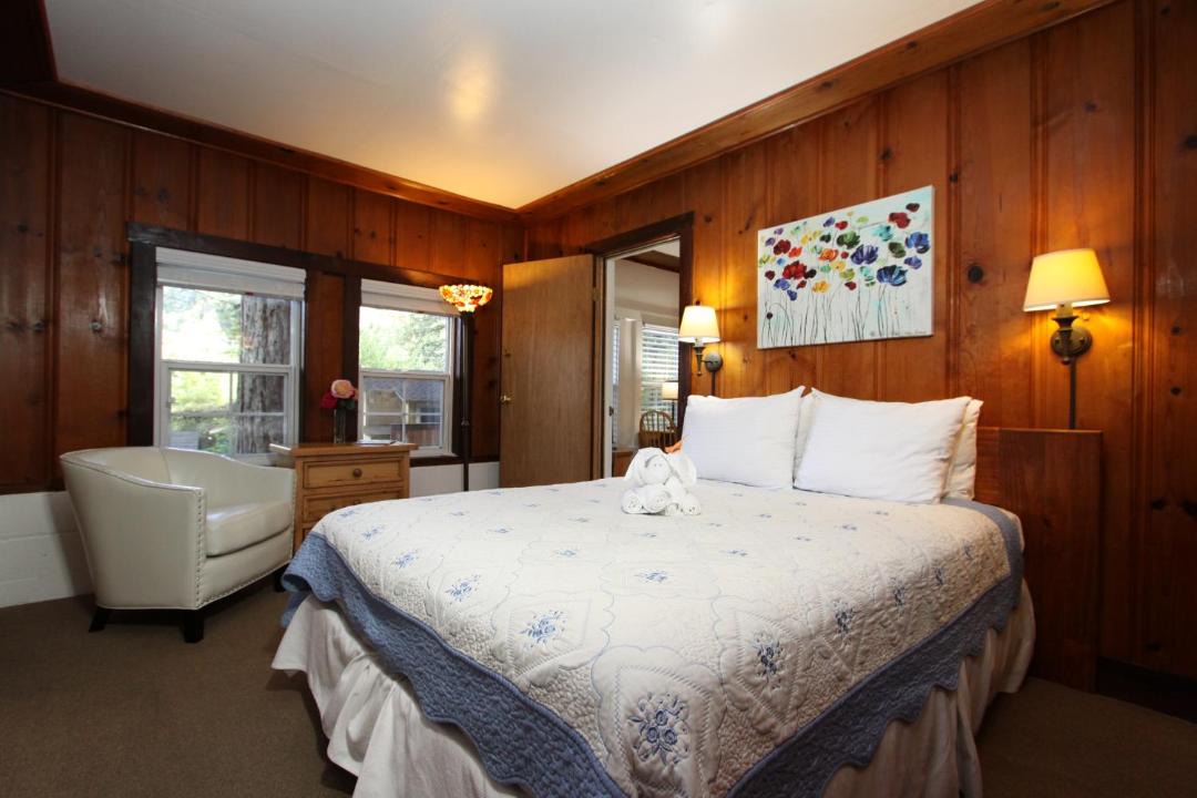 Photo of Bedroom in Guerneville