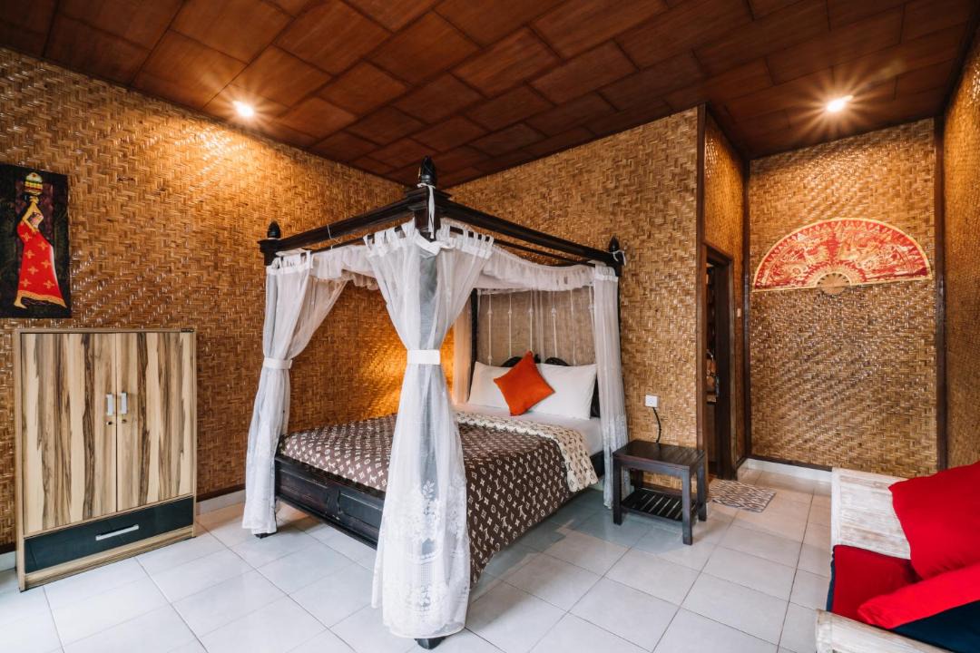 Photo of Others in Jungut Batu