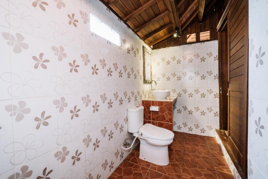 Photo of Others in Jungut Batu