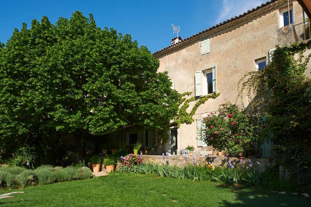 Photo of Buildings in Nans-les-Pins