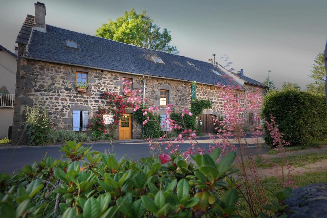 Photo of Buildings in Ceyssat