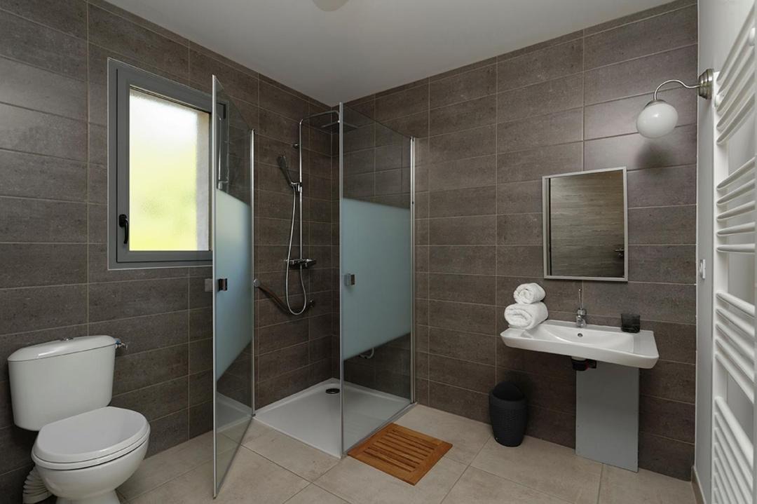 Photo of Bathroom in Saint-Jean-de-Cuculles