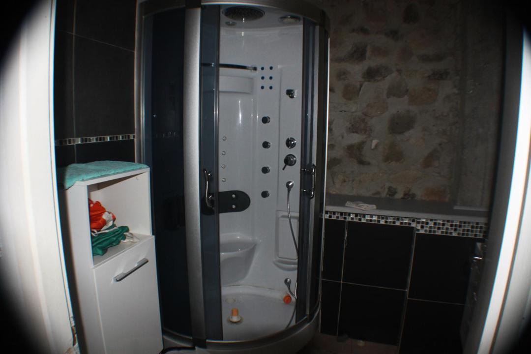 Photo of Bathroom in Saint-Priest