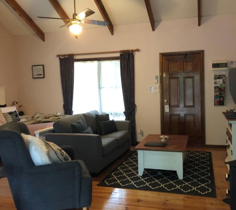 Photo of Others in Emerald