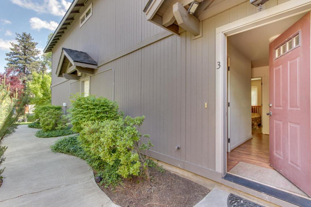 Photo of Others in Larkspur