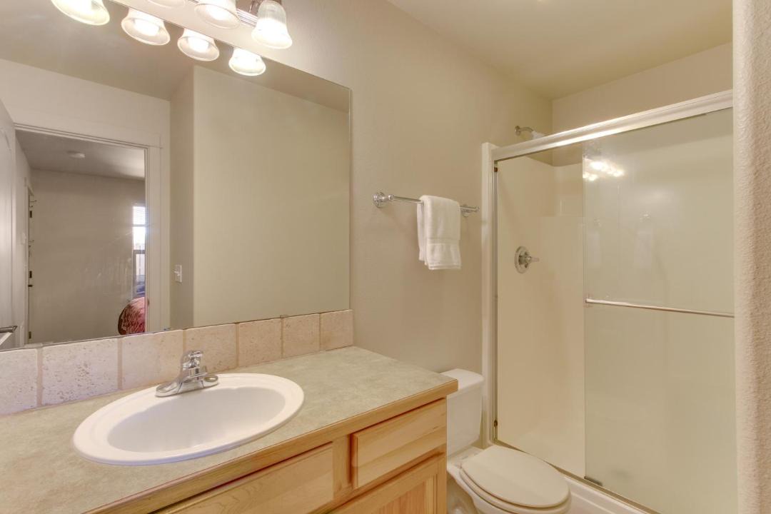 Photo of Bathroom in Larkspur