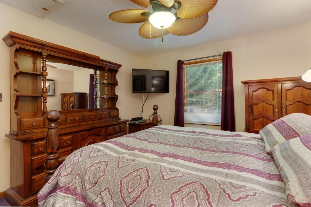 Photo of Bedroom in Caine Woods