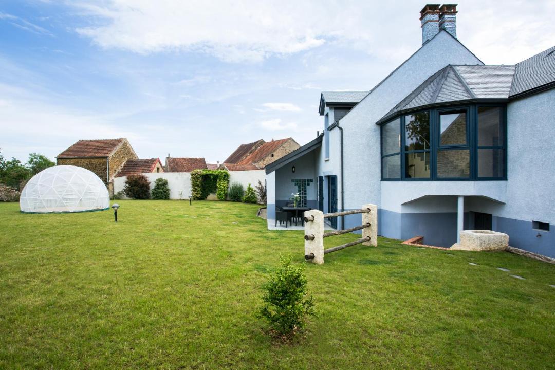 Photo of Buildings in Bussieres (Yonne)