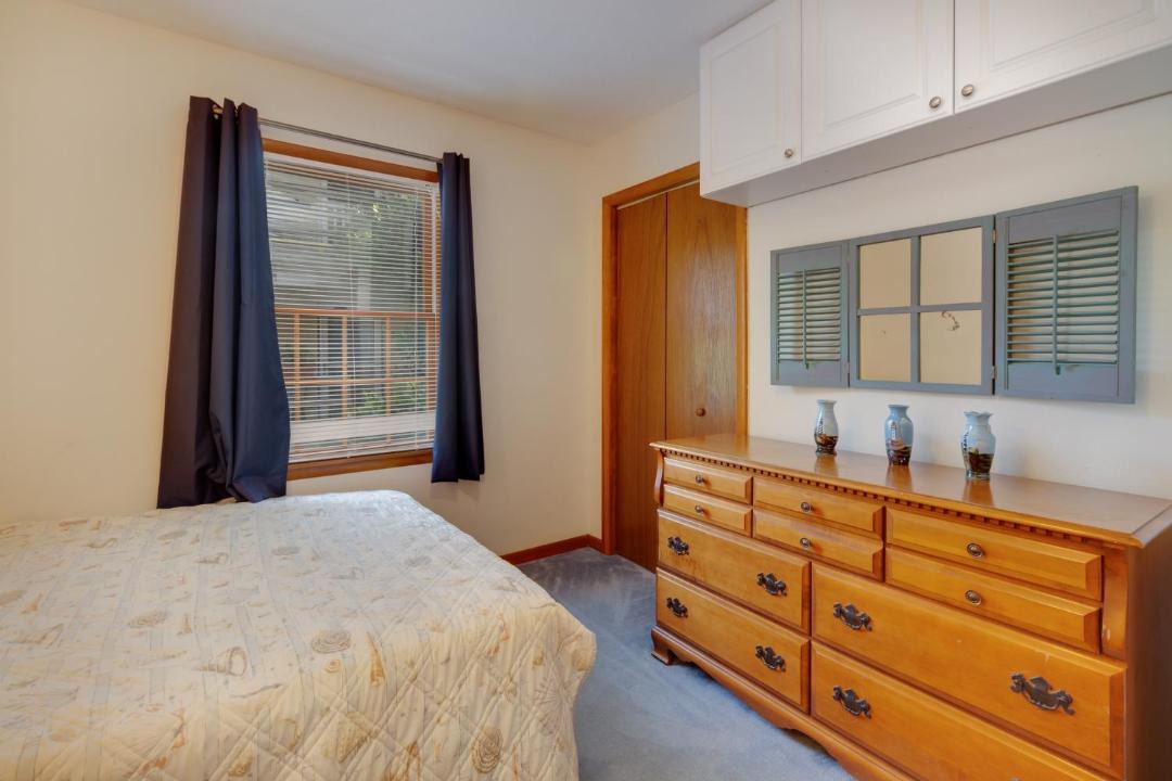 Photo of Bedroom in Caine Woods