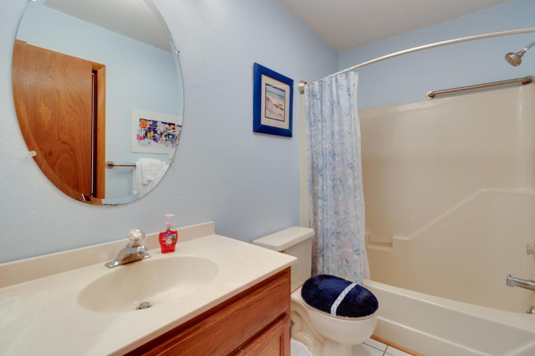 Photo of Bathroom in Caine Woods