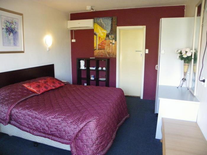 Photo of Bedroom in Footscray