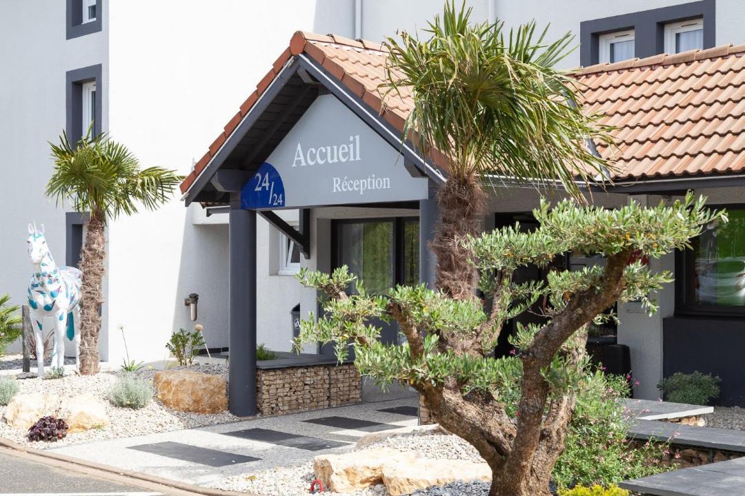 Photo of Buildings in Souche