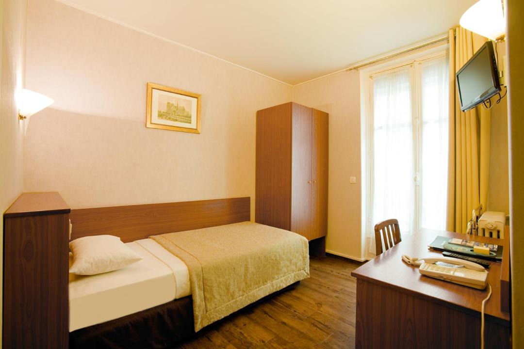 Photo of Bedroom in Montparnasse