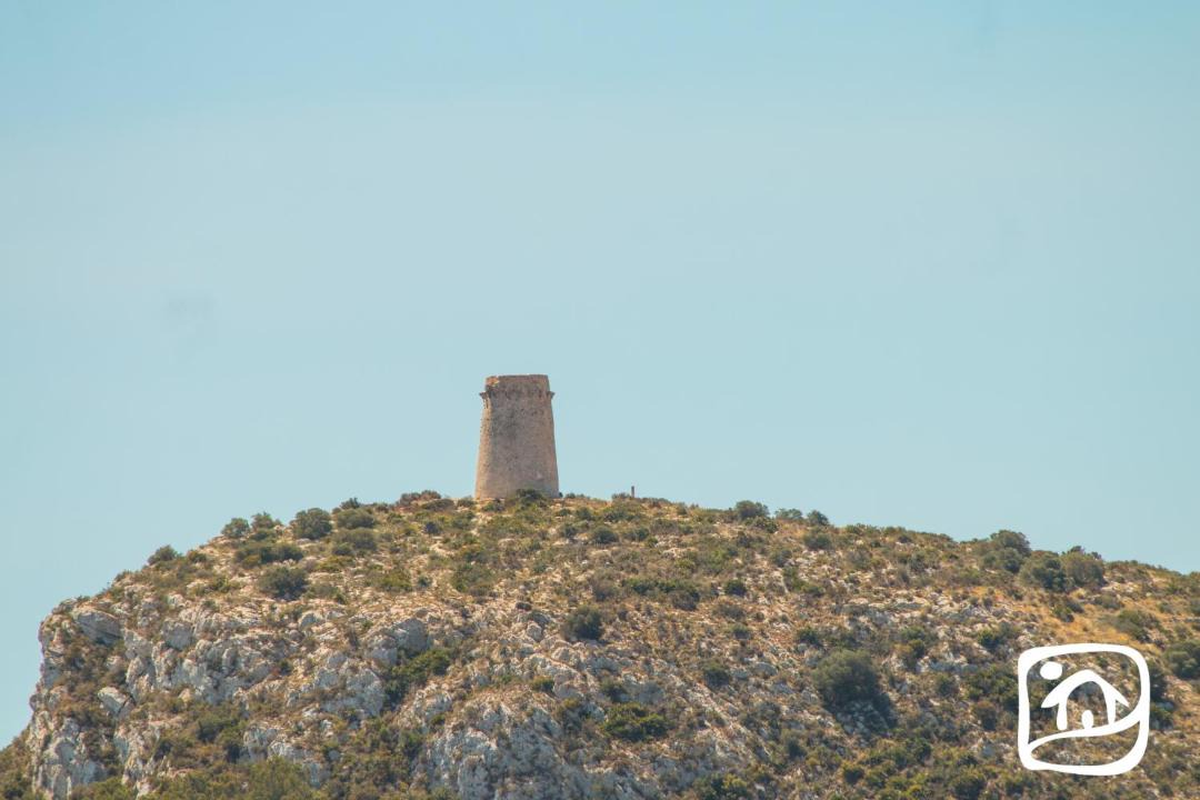 Photo of Others in Arnella