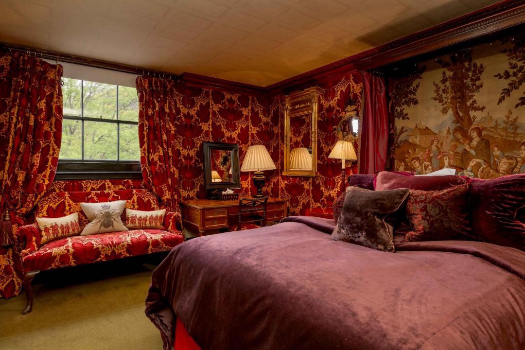 Photo of Others in Newington