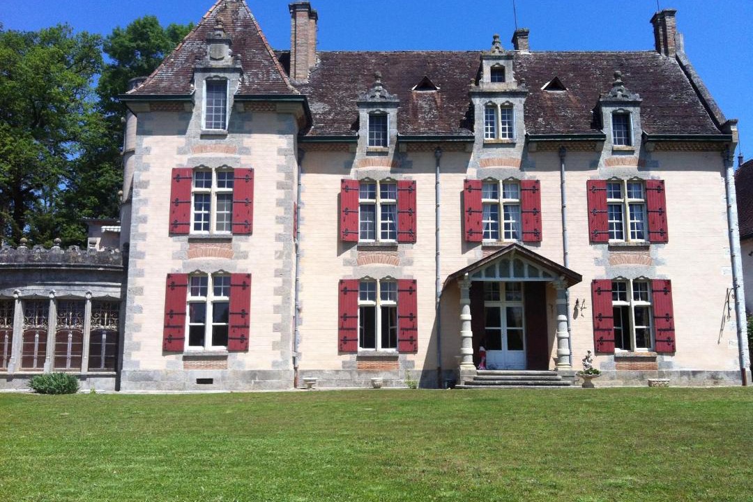 Photo of Buildings in Clairac