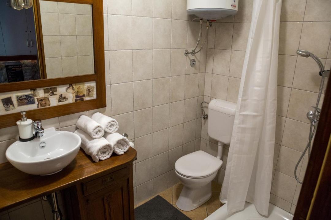 Photo of Bathroom in Sucici