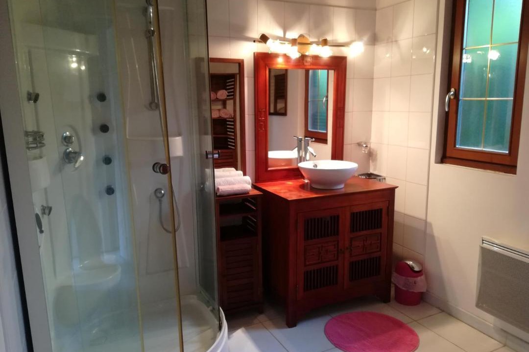 Photo of Bathroom in Toutainville