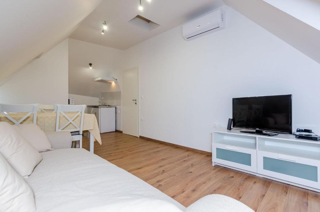 Photo of Livingroom in Pile