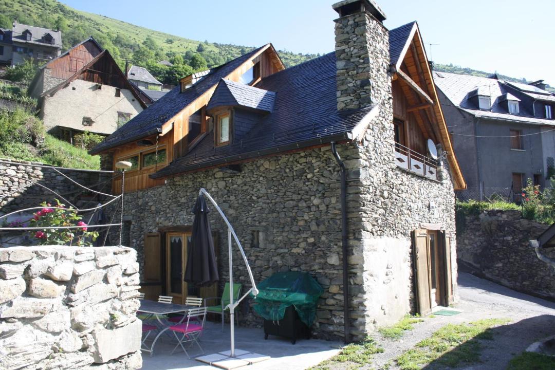 Photo of Buildings in Saint-Aventin
