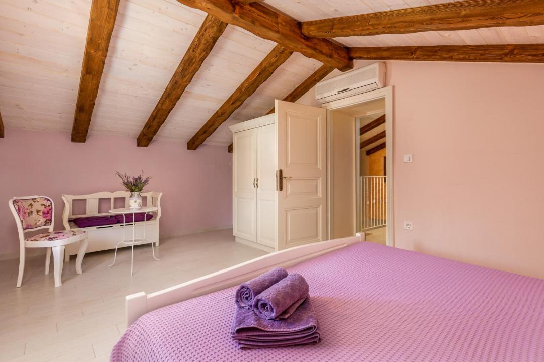 Photo of Bedroom in Brsec