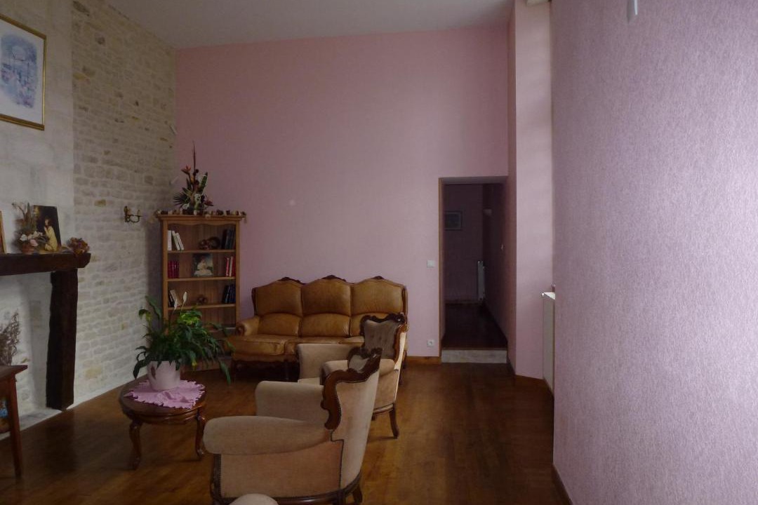 Photo of Others in Frontenay-Rohan-Rohan